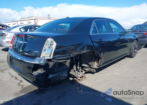 2014 Chrysler 300 z USA, uszkodzony, nr VIN 2C3CCAAG8EH380024